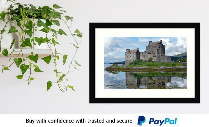 Eilien Donan Castle Framed Print